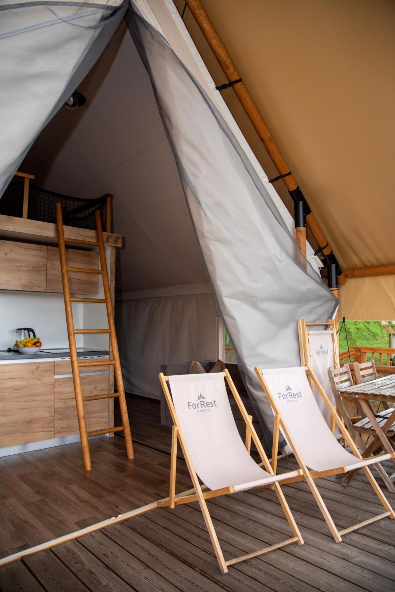 Forrest Glamping Hotell Banská Štiavnica Eksteriør bilde