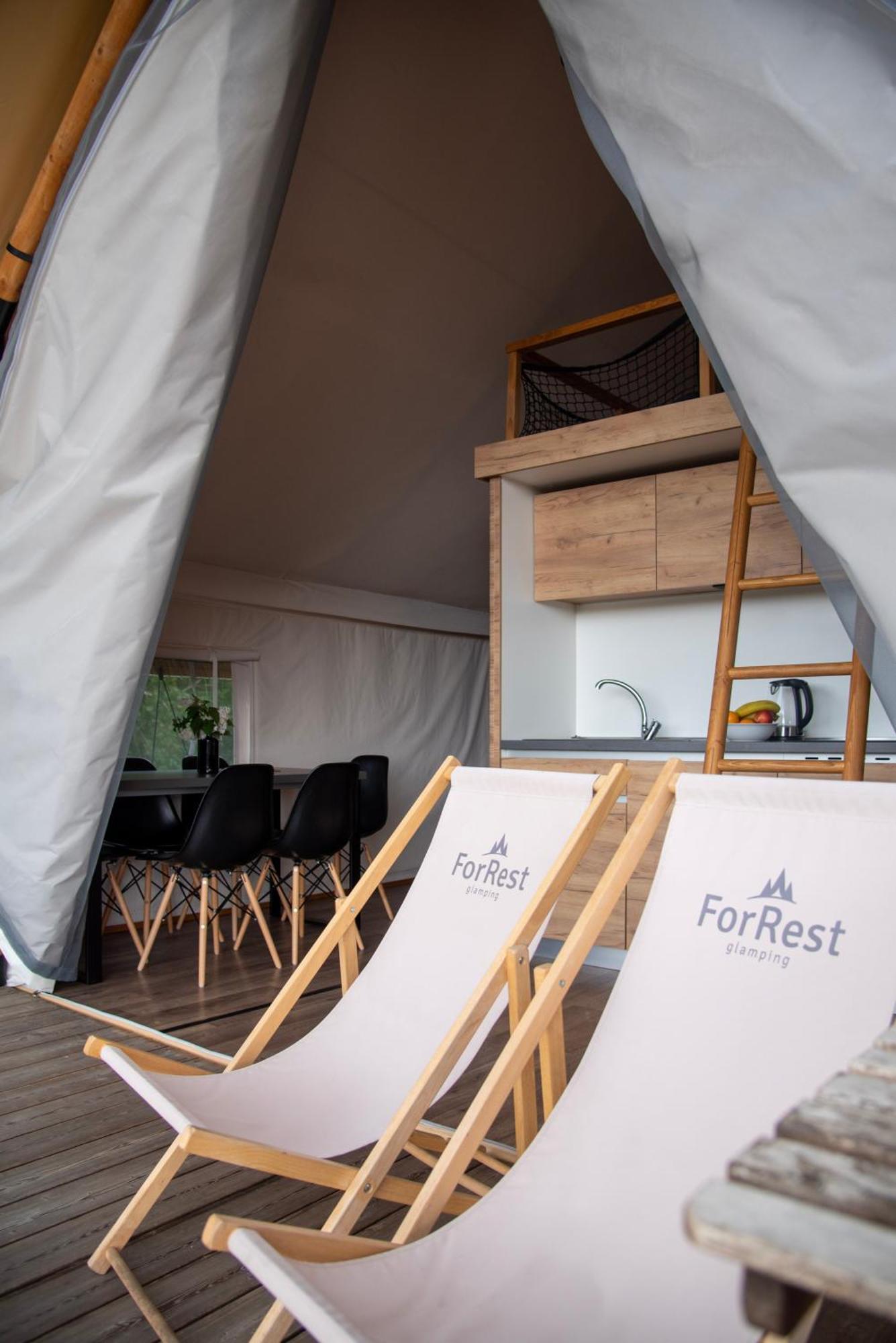 Forrest Glamping Hotell Banská Štiavnica Eksteriør bilde