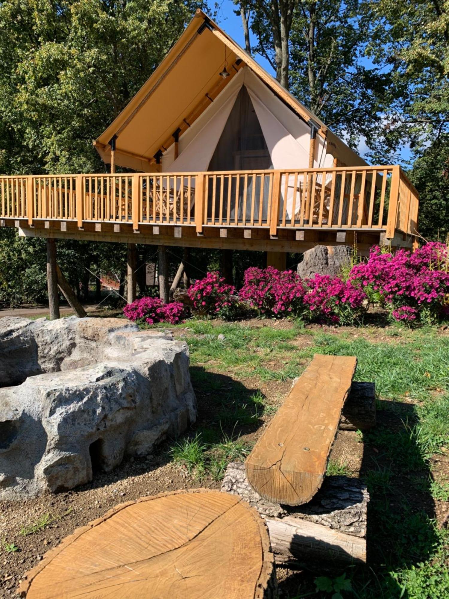Forrest Glamping Hotell Banská Štiavnica Eksteriør bilde