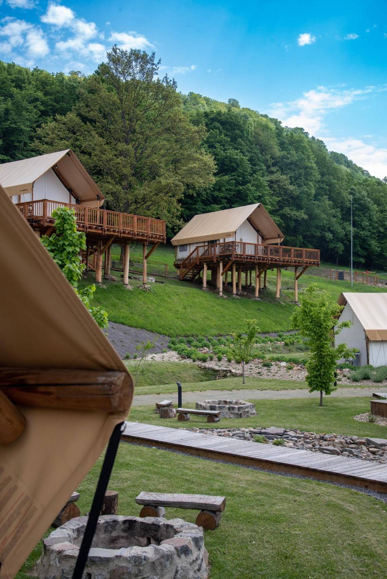 Forrest Glamping Hotell Banská Štiavnica Eksteriør bilde