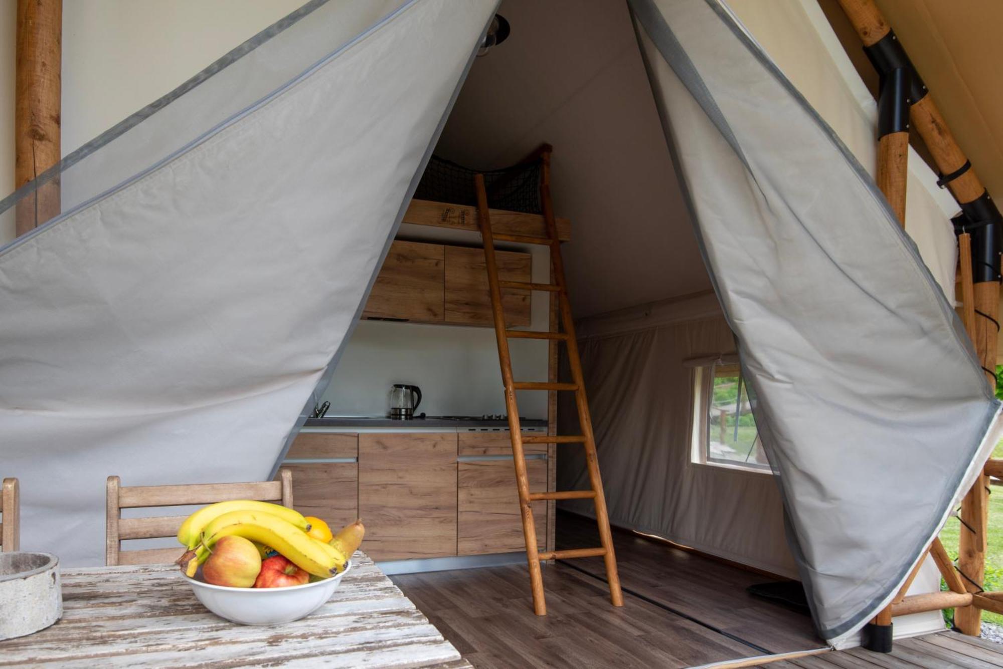 Forrest Glamping Hotell Banská Štiavnica Eksteriør bilde