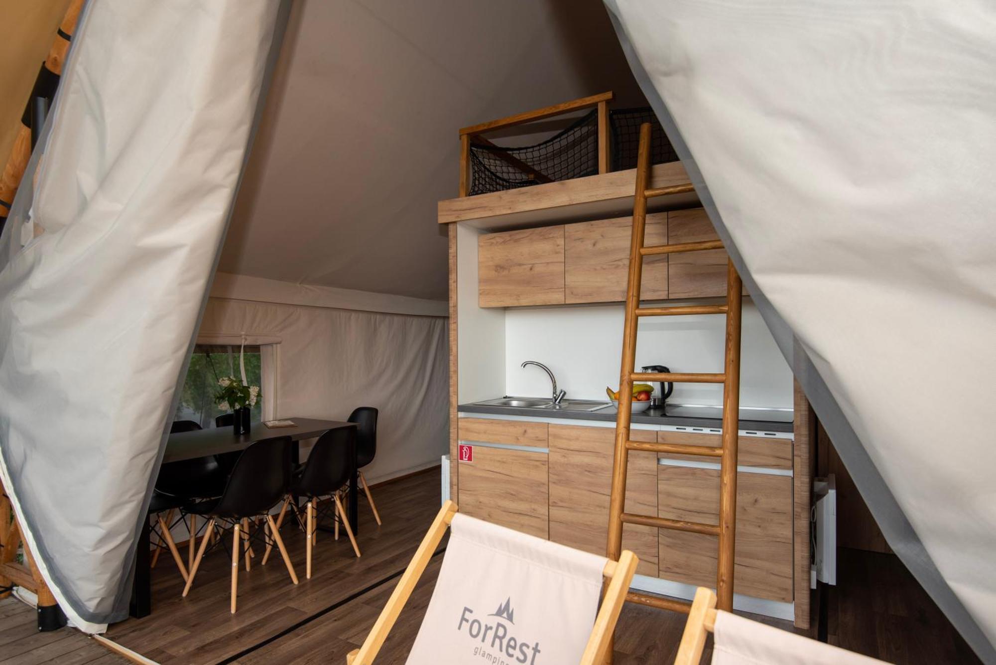Forrest Glamping Hotell Banská Štiavnica Eksteriør bilde