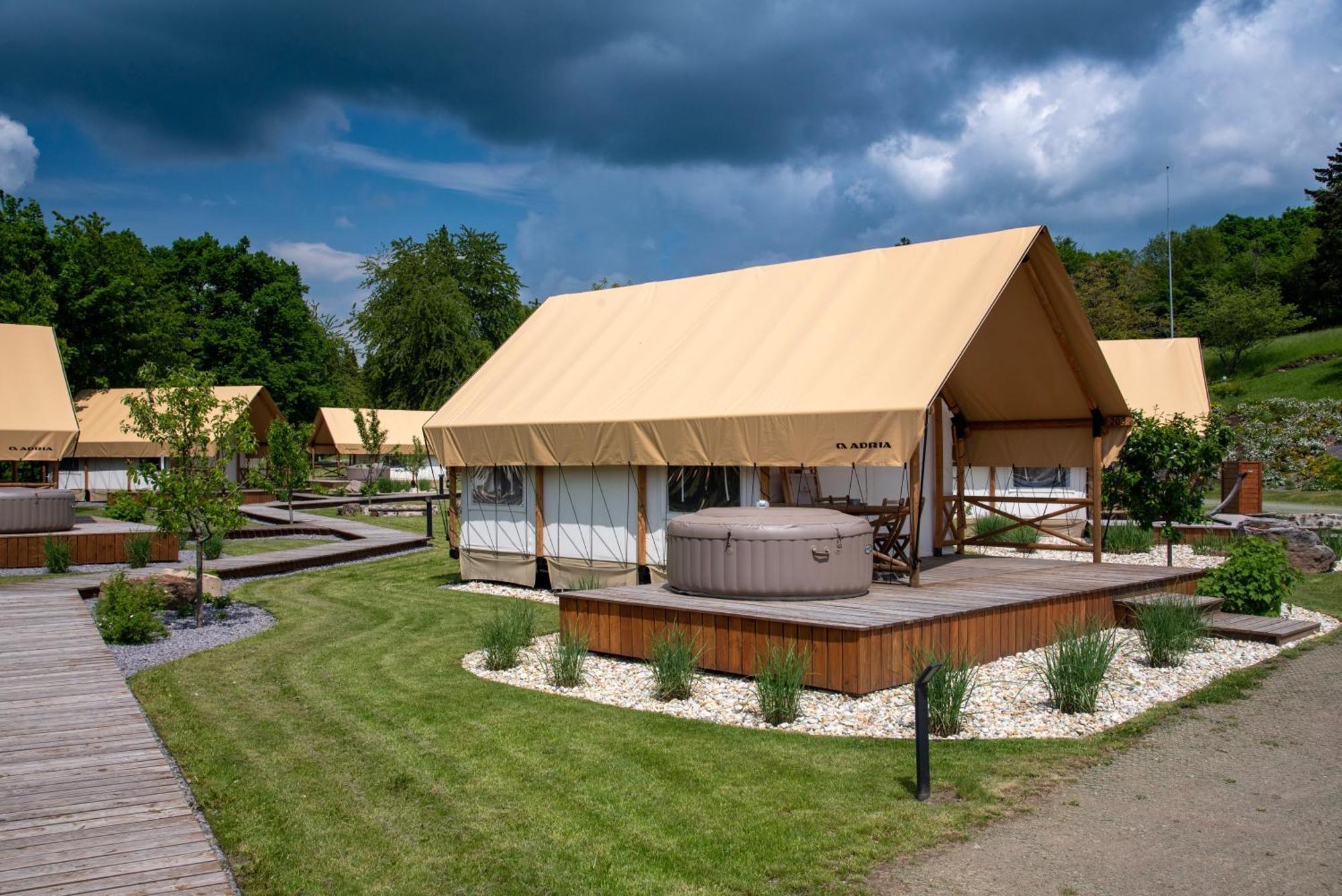 Forrest Glamping Hotell Banská Štiavnica Eksteriør bilde
