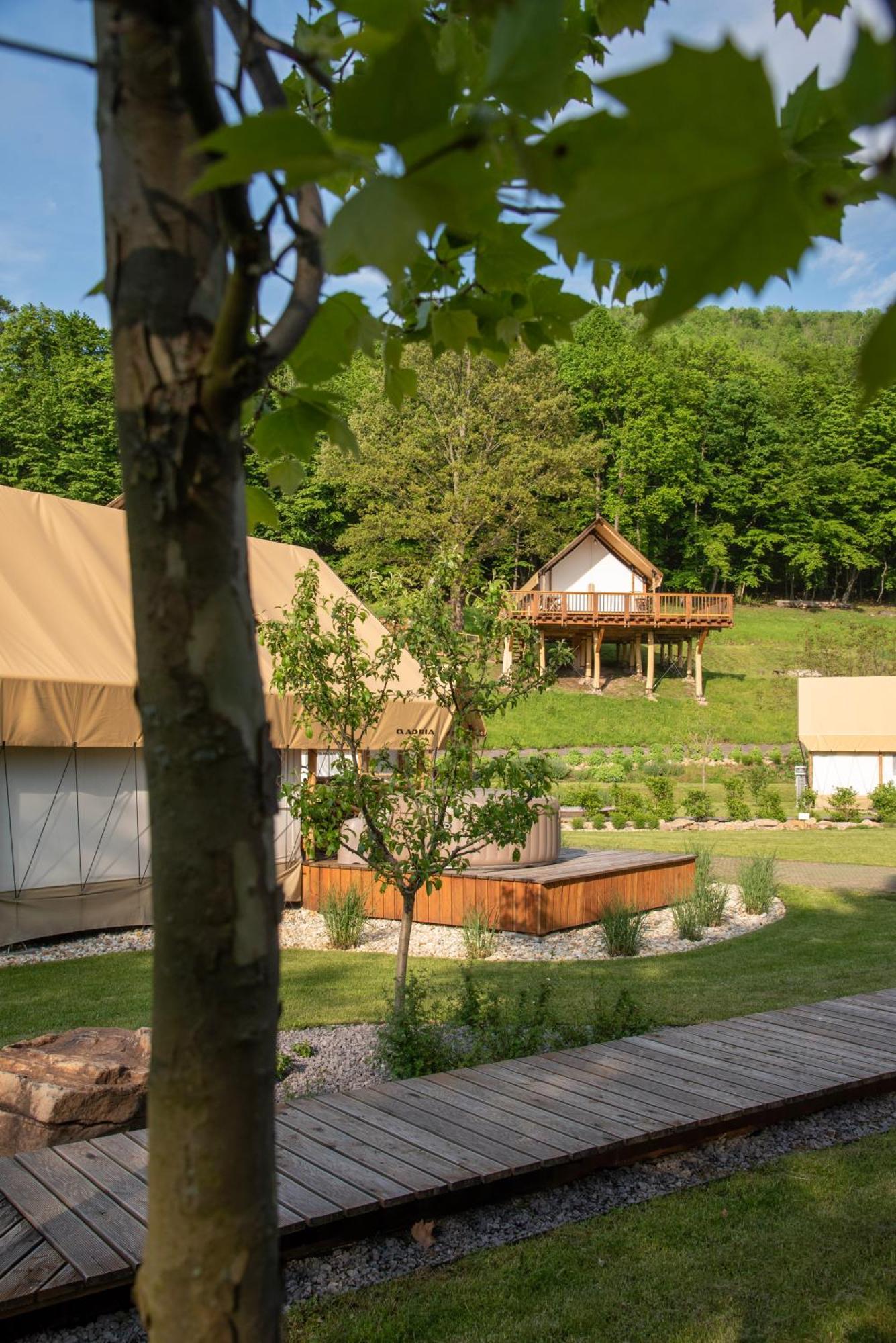 Forrest Glamping Hotell Banská Štiavnica Eksteriør bilde