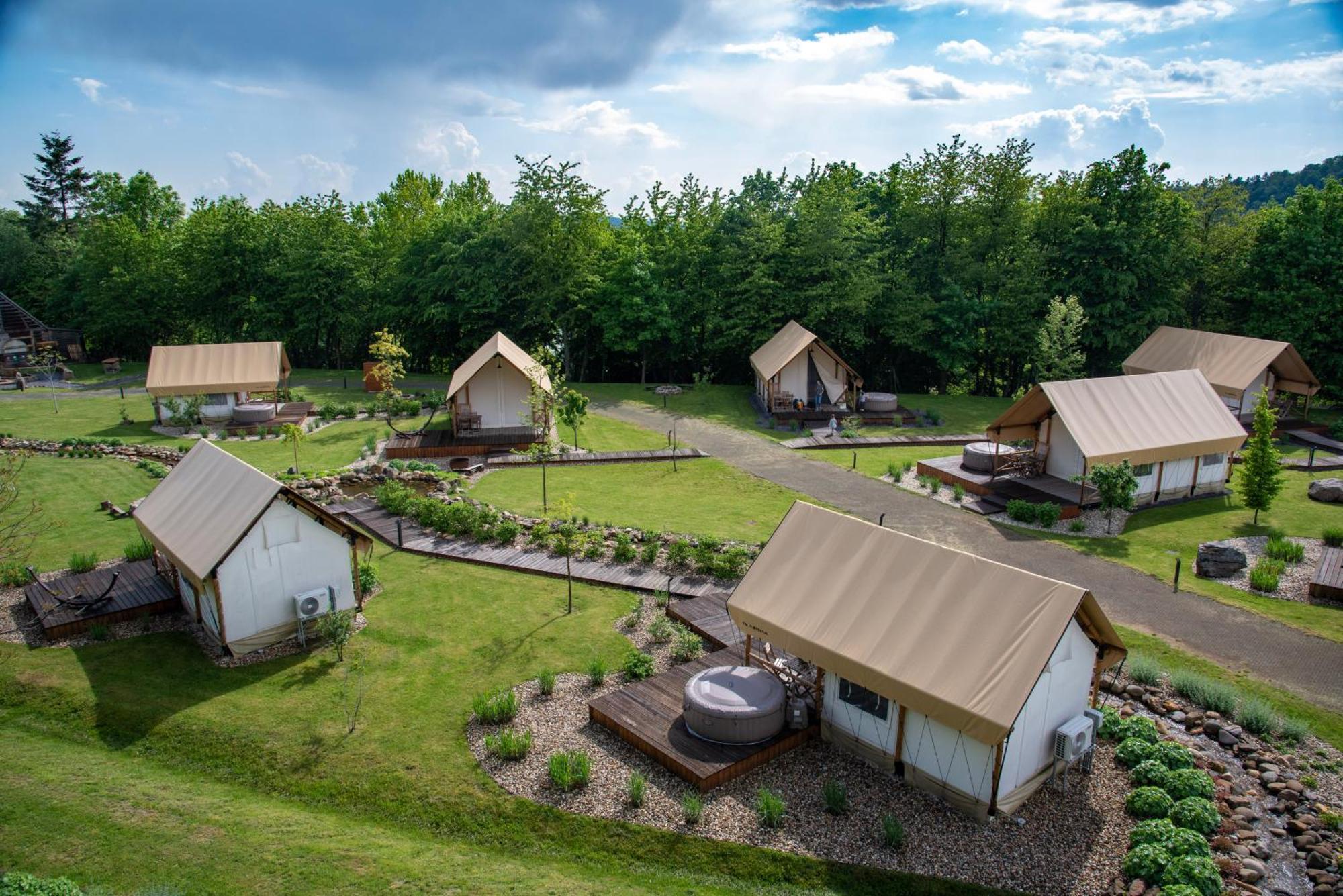 Forrest Glamping Hotell Banská Štiavnica Eksteriør bilde