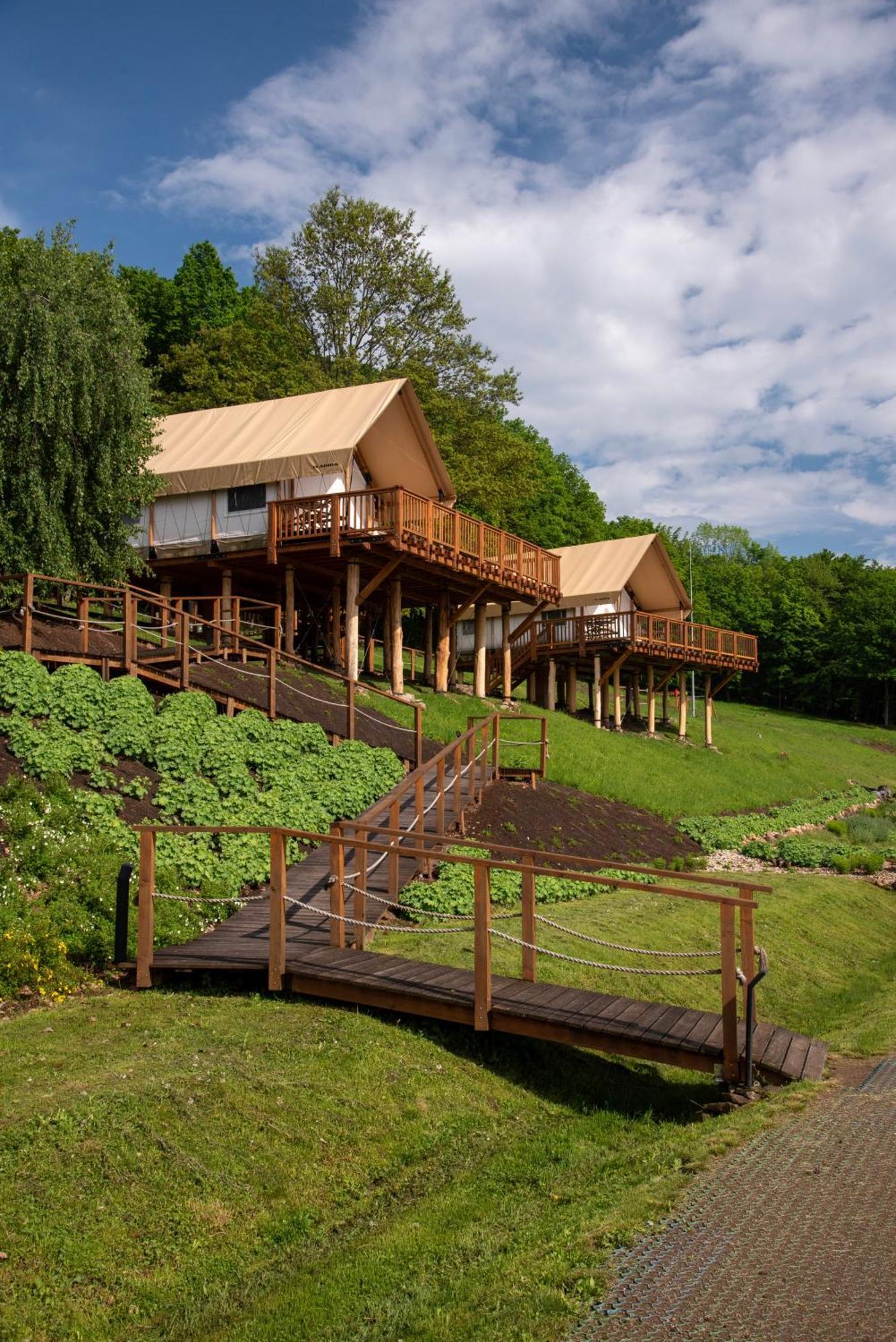 Forrest Glamping Hotell Banská Štiavnica Eksteriør bilde